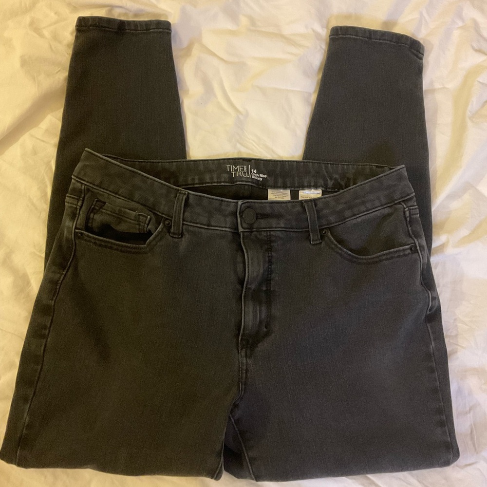 ❌SALE❌ Time & Tru High Rise Skinny Jeans - Picture 3 of 8